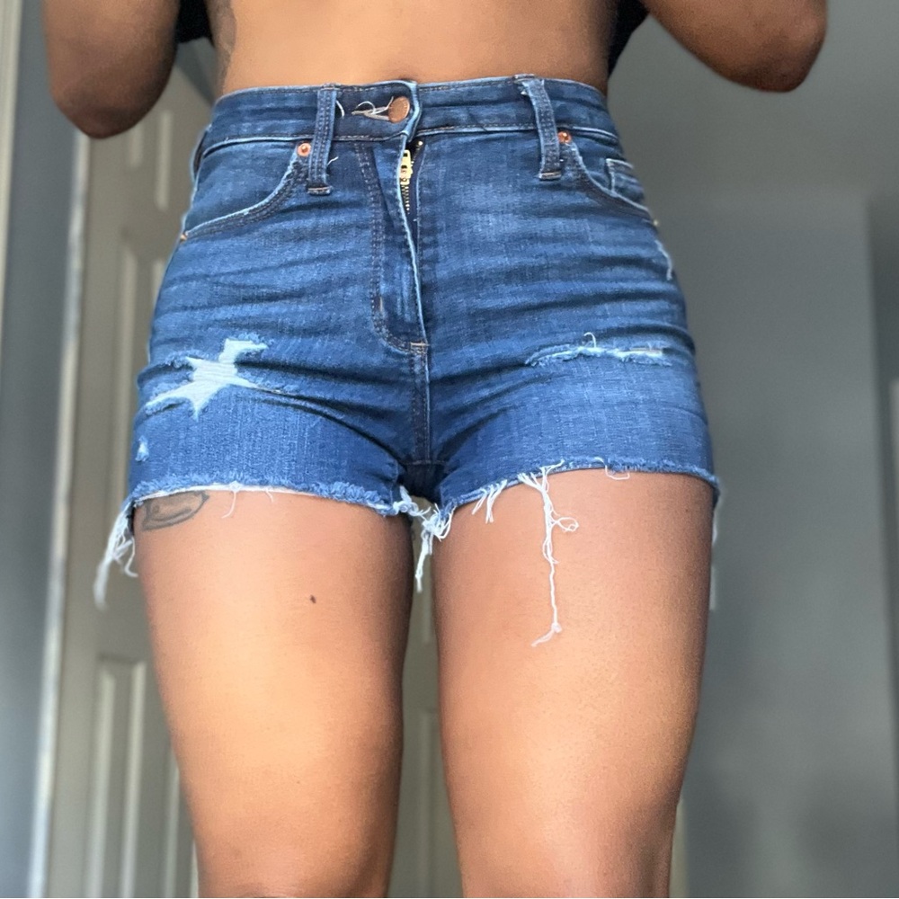 Universal Thread High-Rise Distressed Jean Shorts - Blue